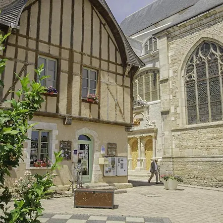 Holiday home Le Des Remparts Chaource